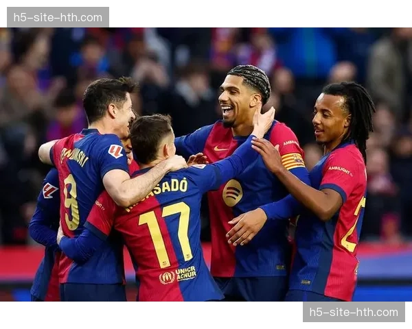 西甲争冠格局明朗化 巴萨皇马双雄并驾齐驱