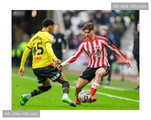 利兹联改打3421阵型后 整体防守表现有所提升